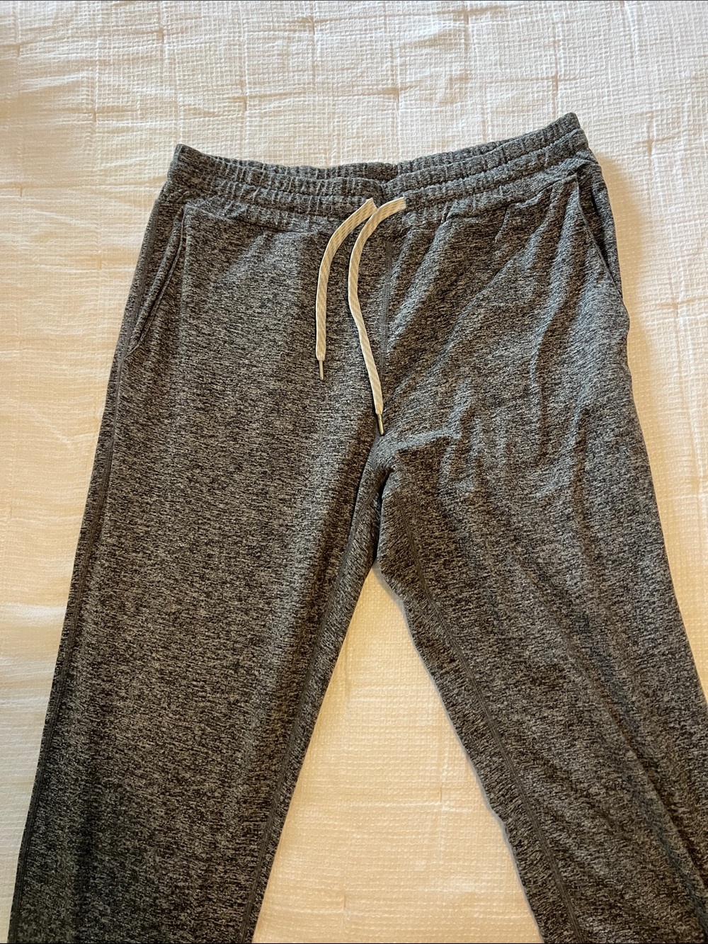Vuori Women’s Heather Gray Jogger Pants